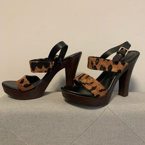 Leopard print Saint Laurent clog heels